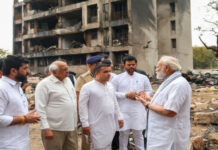 पीएम मोदी अहमदाबाद एयरपोर्ट पहुंचे, विमान हादसे का लिया जायजा