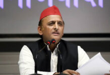 अखिलेश यादव ने बगावत कर रहे तीन विधायकों को पार्टी से निकाला