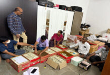 छापेमारी के दौरान 11 करोड़ रुपए जब्त