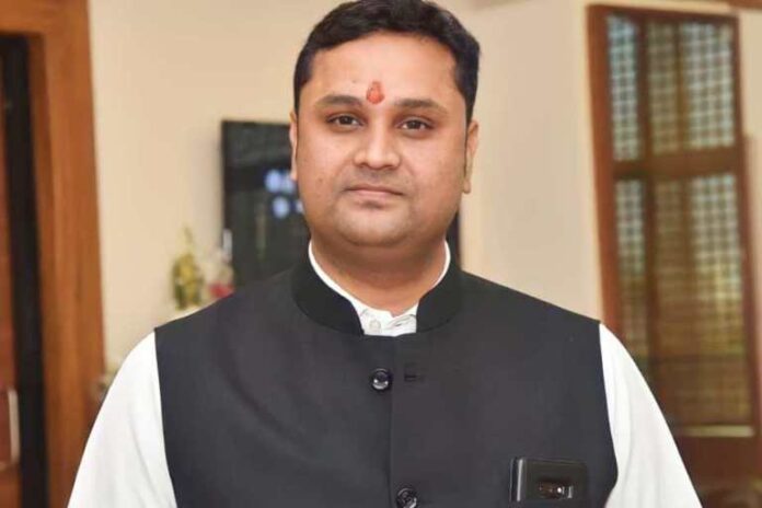 20250824100923_umesh patel