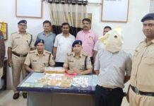 भोपाल – खड़ी ट्रेन में जेवरात चोरी करने वाला आरोपी जीआरपी ग्वालियर एनजी की गिरफ्त में