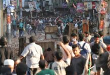 बांग्लादेश: शेख हसीना को मौत की सजा सुनाने पर हिंसा