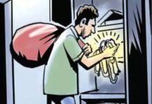 बस स्टैंड स्थित जनरल स्टोर में चोरी, शटर तोड़कर 4 हजार रुपए लेकर फरार हुए नकाबपोश बदमाश