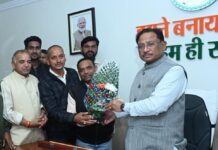 मुख्यमंत्री से कुंभकार समाज के प्रतिनिधि मंडल ने की मुलाकात