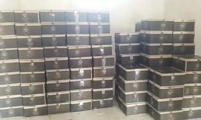 20251231145647_40 box licker