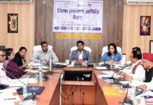 बाल एवं मातृ मृत्यु दर में कमी लाने के लिए प्रतिबद्धतापूर्वक करें कार्य : कलेक्टर