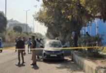 वेलेंटाइन डे पर कार के अंदर मिले युवक-युवती के शव