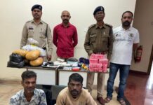 सीसीटीवी-मोशन सेंसर से लैस हाइडआउट पर दबिश, दो नशे के सौदागर गिरफ्तार