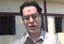 VNS की खबर का असर, बच्चे को डंडे से मारने वाला प्रधान पाठक निलंबित