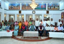 राज्यपाल के गोद ग्राम बिजली के ग्रामीणों ने किया लोकभवन का भ्रमण