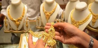 सोना-चांदी में गिरावट, मजबूत डॉलर और वैश्विक अनिश्चितता का असर