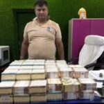 टेंगनमाड़ा स्टेशन के पास सूटकेस में मिला 17 लाख कैश, युवक हिरासत में