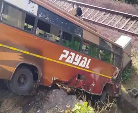 20260410132033_bus giri