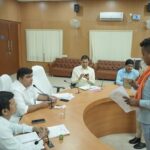 जनदर्शन में कलेक्टर कुणाल दुदावत ने सुनीं समस्याएं, 96 आवेदनों पर कार्रवाई के निर्देश