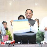 छत्तीसगढ़ बोर्ड रिजल्ट जारी: 10वीं-12वीं में बेटियों का दबदबा, टॉपर्स के नाम सामने