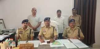 नौकरी दिलाने के नाम पर 1.5 करोड़ की ठगी, शिक्षक और क्लर्क गिरफ्तार