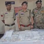 महासमुंद में कार से 9 करोड़ का सोना जब्त, तीन युवक गिरफ्तार