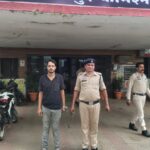 अवैध चाकू लेकर लोगों को धमकाने वाला आदतन आरोपी गिरफ्तार