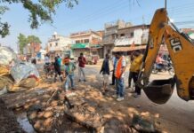 बरसात से पहले कवर्धा नगर पालिका की तैयारी तेज, नाला-नालियों की सफाई अभियान जारी