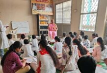 संस्कार शिविर में बच्चे सीख रहे जीवन जीने की कला, मोबाइल से दूरी और संस्कारों पर जोर
