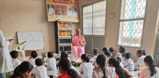 संस्कार शिविर में बच्चे सीख रहे जीवन जीने की कला, मोबाइल से दूरी और संस्कारों पर जोर