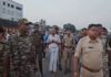 पश्चिम बंगाल: मालदा में पूर्व टीएमसी नेता बकुल शेख को पुलिस ने सार्वजनिक रूप से घुमाया
