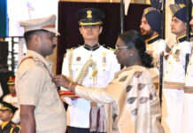 शौर्य चक्र से सम्मानित हुए छत्तीसगढ़ पुलिस के दो जांबाज अधिकारी, वित्त मंत्री ने दी बधाई