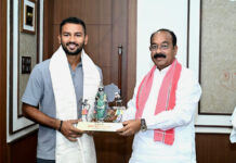 छत्तीसगढ़ के क्रिकेटर आयुष पाण्डेय का इंडिया-ए टीम में चयन, उप मुख्यमंत्री ने दी शुभकामनाएं