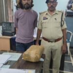 हिस्ट्रीशीटर अजय मोटवानी उर्फ अज्जू गांजा बेचते गिरफ्तार, 2 किलो से अधिक गांजा जब्त