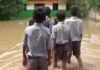 बारिश में तालाब बना स्कूल परिसर, जलभराव से बच्चों की सुरक्षा पर संकट