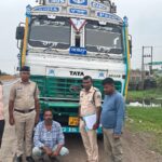फर्जी नंबर प्लेट लगाकर स्पंज आयरन से भरा ट्रक बेचा, दो आरोपी गिरफ्तार; 15 लाख का मशरूका जब्त