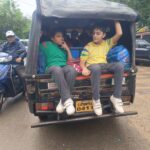 स्कूलों के बाहर ट्रैफिक पुलिस का अभियान, ओवरलोड ऑटो-ई-रिक्शा पर कार्रवाई