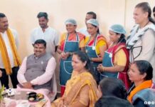 सुकमा में उम्मीद की नई तस्वीर: पंचायत कैफे से महिलाओं को मिला स्वावलंबन का मंच, ‘आजीविका एक्सप्रेस’ से गांवों को मिली रफ्तार