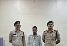 रायपुर में अवैध शराब बिक्री करते युवक गिरफ्तार, 12.6 लीटर देशी शराब जब्त